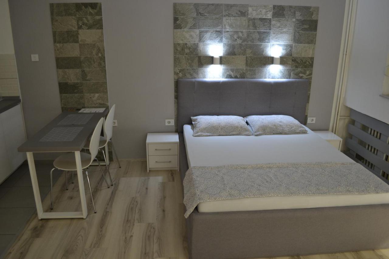 Lazarus Studio Apartment Skopje Esterno foto