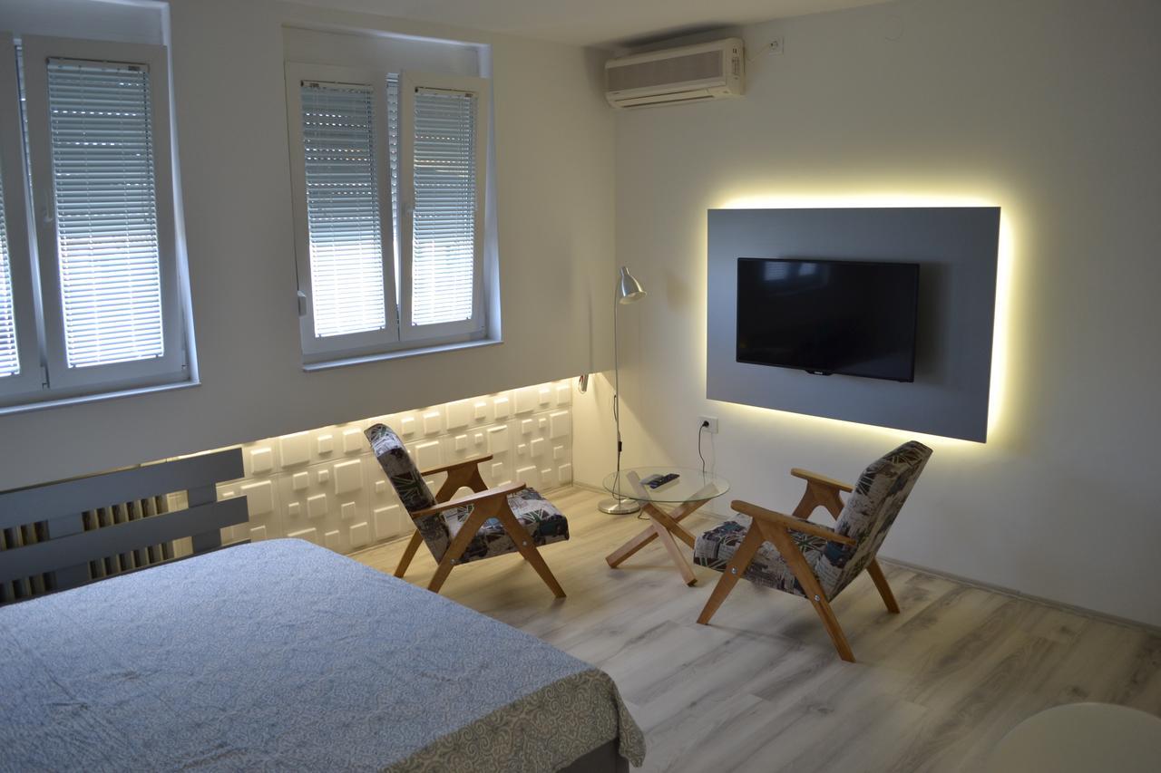 Lazarus Studio Apartment Skopje Esterno foto